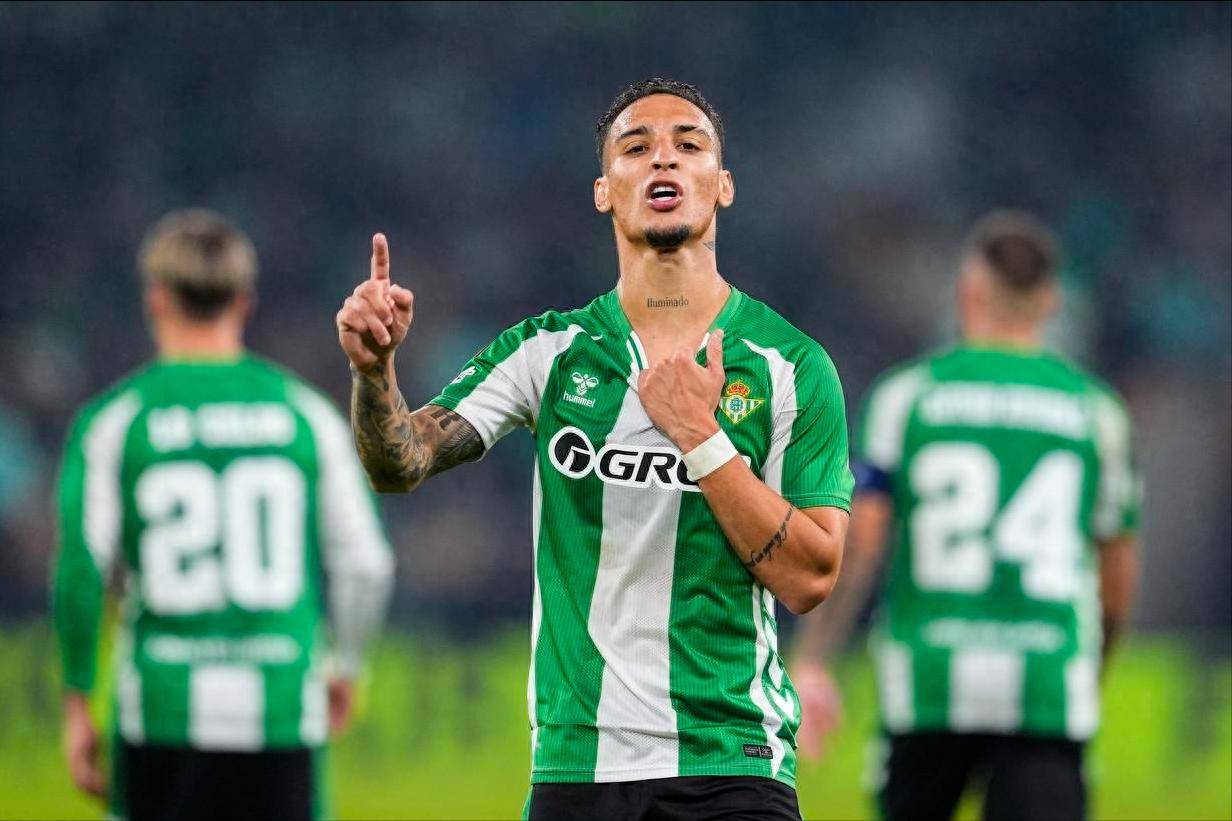 转折点！里昂再遭质疑；欧冠国际比赛日攻防权衡；管理层满意；球探报告显示潜力的简单介绍