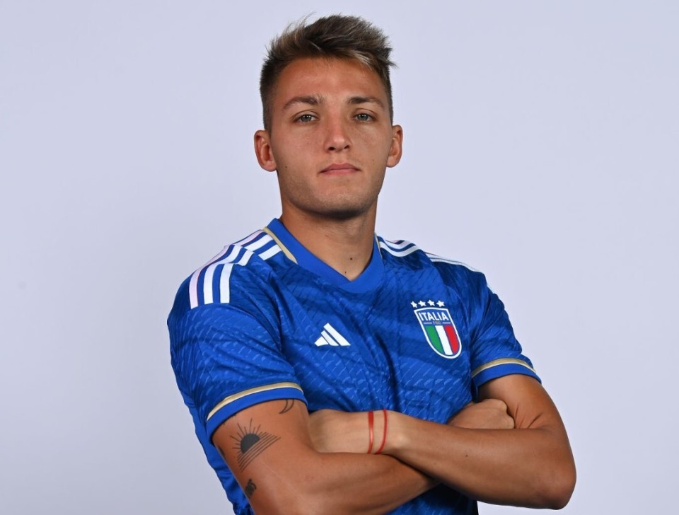 转会期意甲传出新动向，巴黎圣日耳曼复出首秀，管理层表态——引发热议，资深球员宣示担当的简单介绍